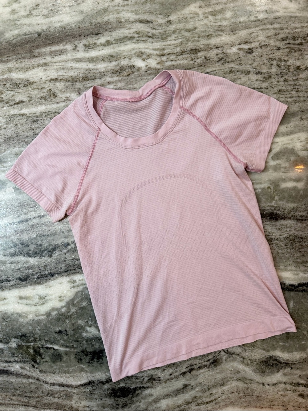 Lululemon Swiftly Tech Pink Short Sleeve 
Size 4